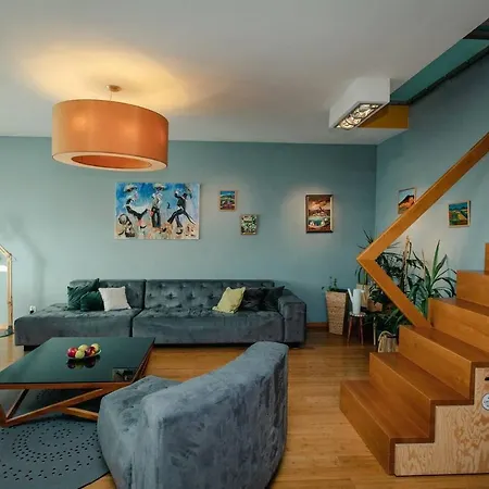 Dwupoziomowy, Rodzinny Apartament. Ochrona, Garaz. *