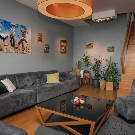 Apartment Dwupoziomowy, Rodzinny Apartament. Ochrona, Garaz. Warschau
