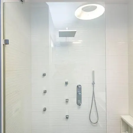 Dwupoziomowy, Rodzinny Apartament. Ochrona, Garaz. Apartmán